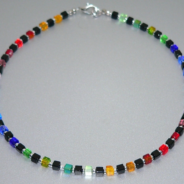 Kette, Halskette, Würfelkette, Necklace, Würfel, Glas, rot, grün, blau, gelb, mehrfarbig, bunt, multicolor