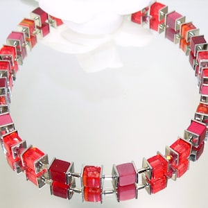 Chain, necklace, collier, cube chain, glass cubes, polar effect cubes, acrylic cubes, glass beads, silver, red, dark red,