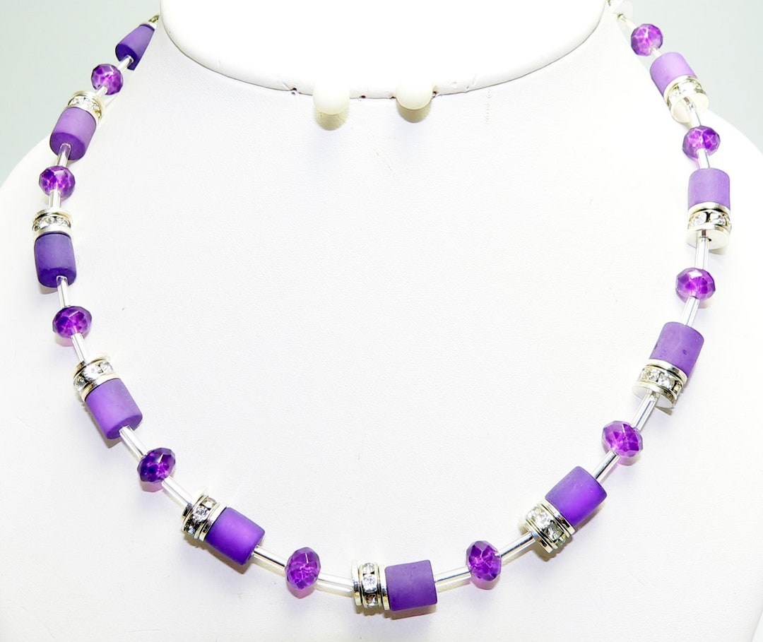 Collier Fantaisie - Émaux Violets Sur Cordelette Noire, Fermoir Coulissant Argenté - Sans Nickel - Neuf Avec étiquette