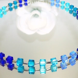 chain, necklace, collier, cube chain, cube, glass, necklace, light blue, dark blue, blue, turquoise, green,