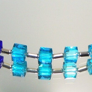 Kette, Halskette, Collier, Würfelkette, Würfel, Glas, necklace, hellblau, dunkelblau, blau, türkis, grün, Bild 2