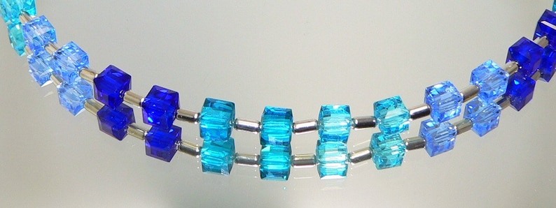 Kette, Halskette, Collier, Würfelkette, Würfel, Glas, necklace, hellblau, dunkelblau, blau, türkis, grün, Bild 2