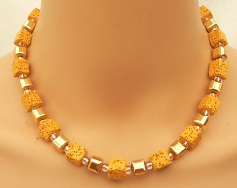 Kette, Halskette, Würfelkette, Collier, Necklace, Würfel, Cube, Lava, Hämatit, glänzend, gelb, senf, gold,