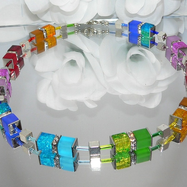 chain, necklace, collier, cube chain, glass cubes, acrylic cubes, rhinestones, colourful, blue, green, red, yellow, purple,