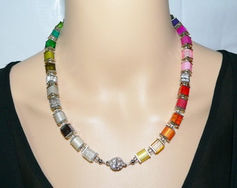Collana Artigianale Con Perle Polaris E Cubi Di Vetro, Crash, Ematite Grigio Argento E Marrone