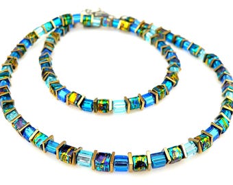 Ensemble de boucles d'oreilles et collier en forme de goutte d'eau, en