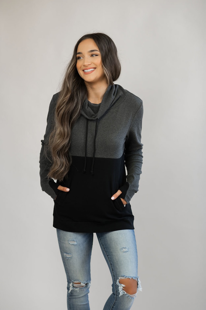 Nursing Clothes Nursing Tops for Breastfeeding Nursing Hoodie Nursing Colorblock Pullover with Pockets Black/Dark Gray image 2