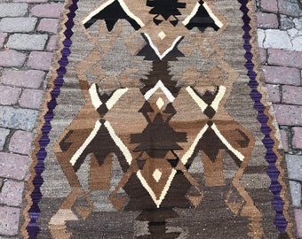 K-7 Turkish handwoven wool kilim, natural dyes. ,140x98 cm. ,  4' 6'' x 3' 2'' ft.Shipping included..