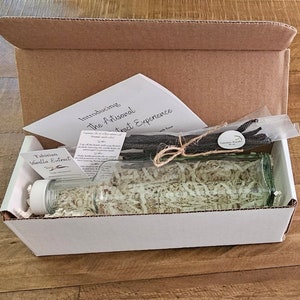 Ultimate DIY Vanilla Extract Kit - With 1 ounce of Tahitian Vanilla Beans