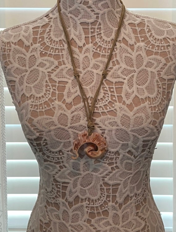 Vintage Miriam Haskell Signed Shell Pendant Neckl… - image 5