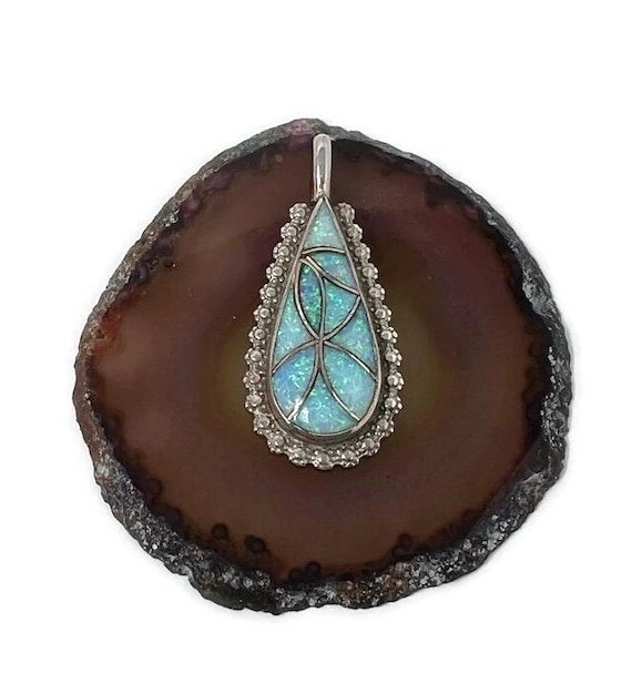 Native American Exquisite Vintage Zuni Blue Gem Florals Sterling Silver Earrings Native American Exquisite Vintage Zuni Blue Gem Florals Sterling Silver Earrings
