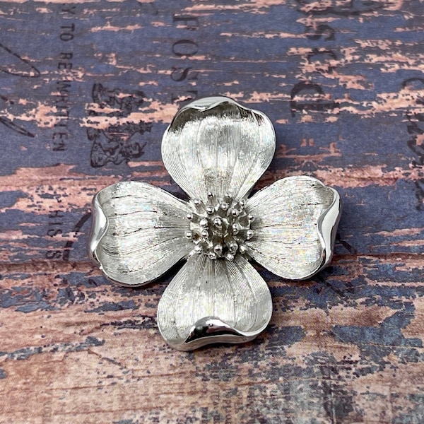 Vintage Retro Crown Trifari Silver Tone 1960s Dogwood Flower Mid Century Brooch Pin:  Trifari Jewelry