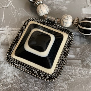 Black and white necklace; Black and white, Black and white beads; Black and white pendant; Black and white Tibetan necklace; Beaded necklace