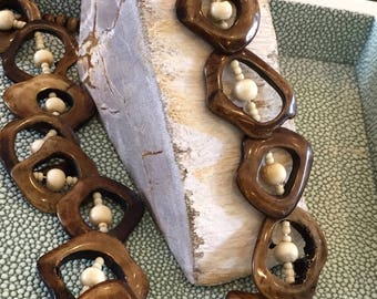 Buffalo horn jewelry; Horn jewelry; Buffalo horn necklace; Tibetan jewelry; Tibetan necklace; Tibet; Buffalo; Beaded necklace