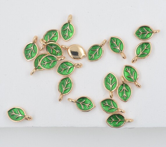 Idyllia Bracelet, Mixed Cuts, Clover, Green, Gold-Tone Plated 5666585 |  Swarovski - Four Seasons Jewelry