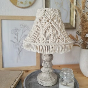 Rustic Macrame Lapsade Table Lamp, Cozy Glow for Farmhouse Decor, Lamp for Table with Macrame Lamp Shade, Shadow Lamp Shade