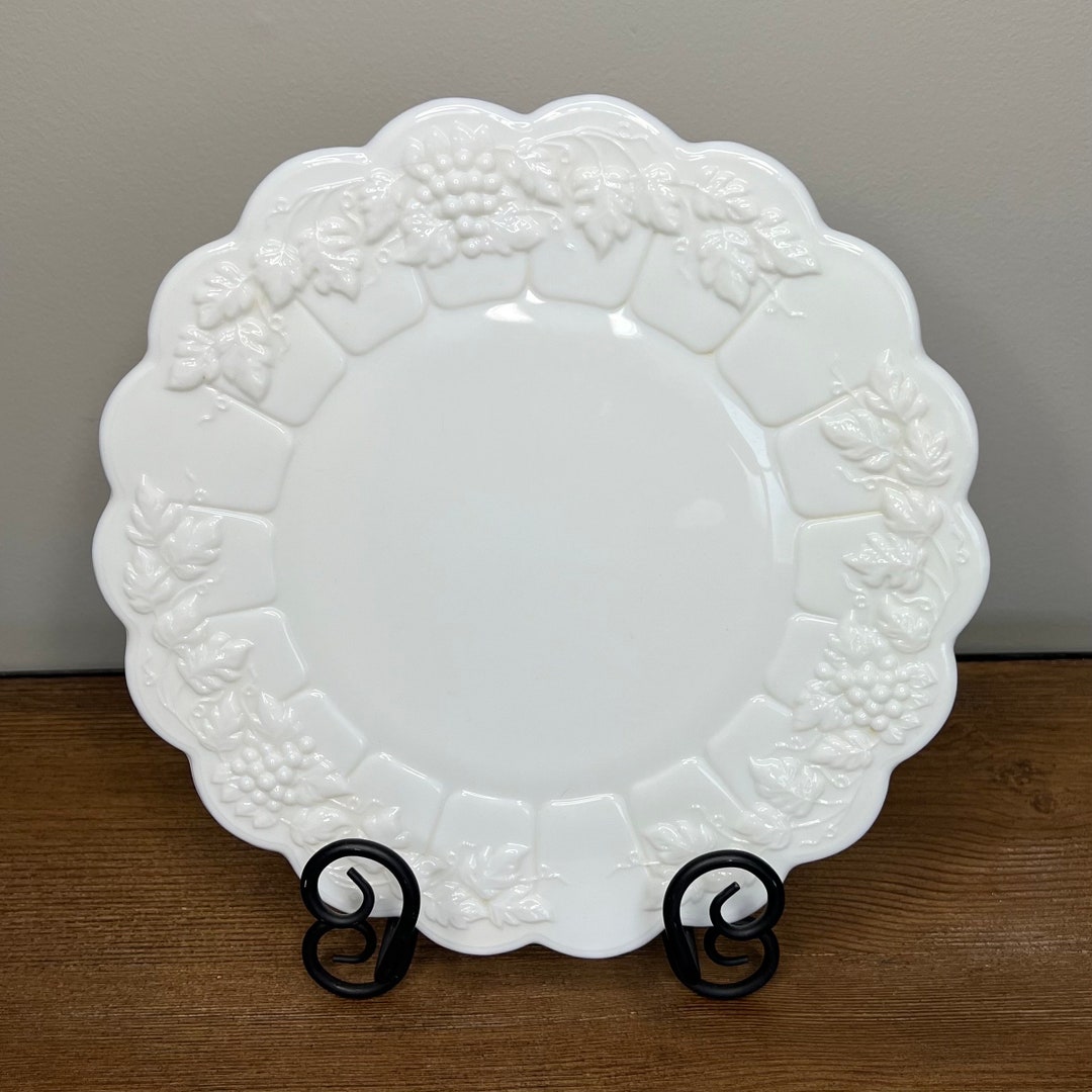 WESTMORELAND Vintage Paneled Grape Milk Glass Dinner Plate - 10-3/8" - Etsy