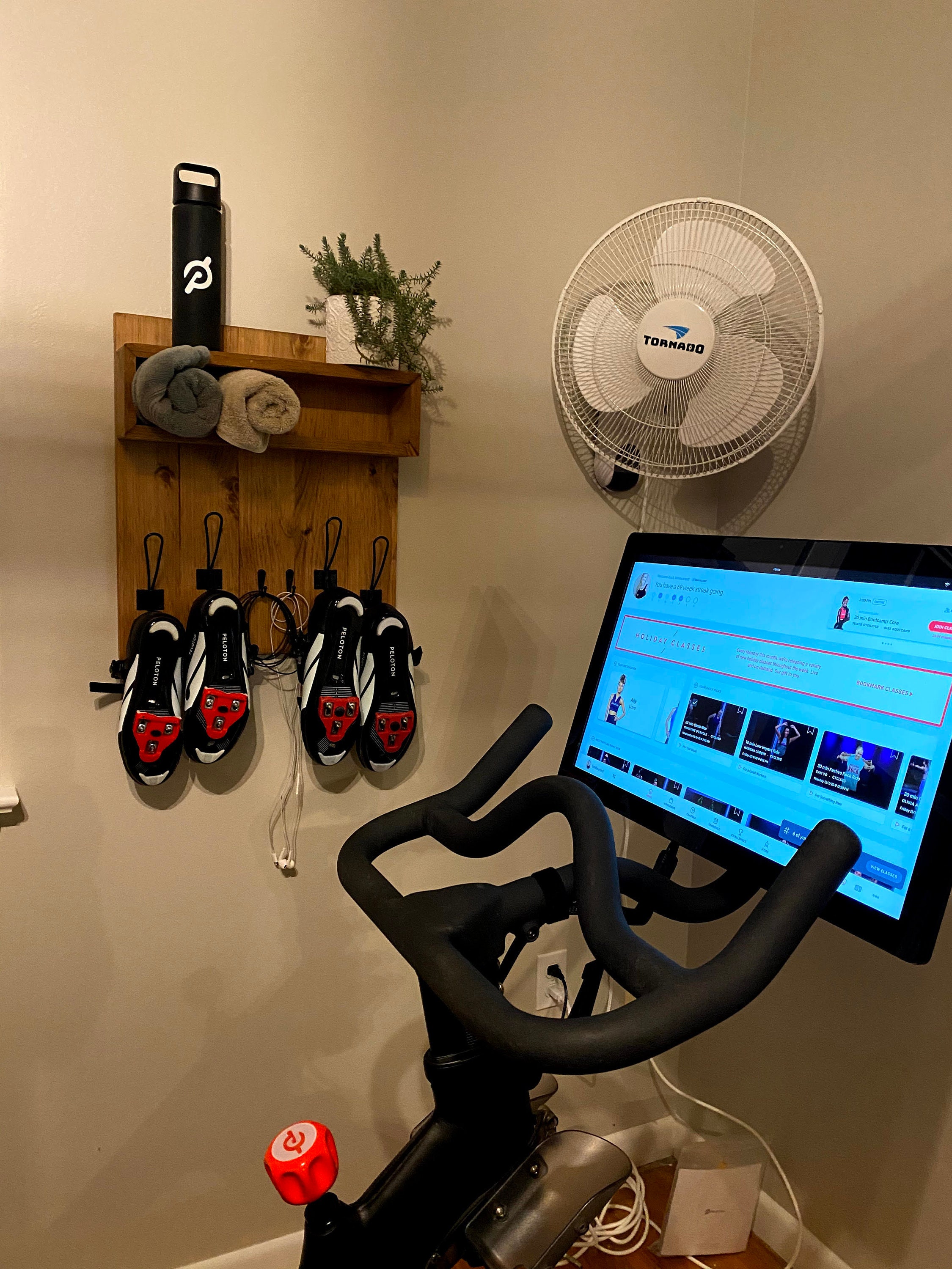 peloton shoes squeak