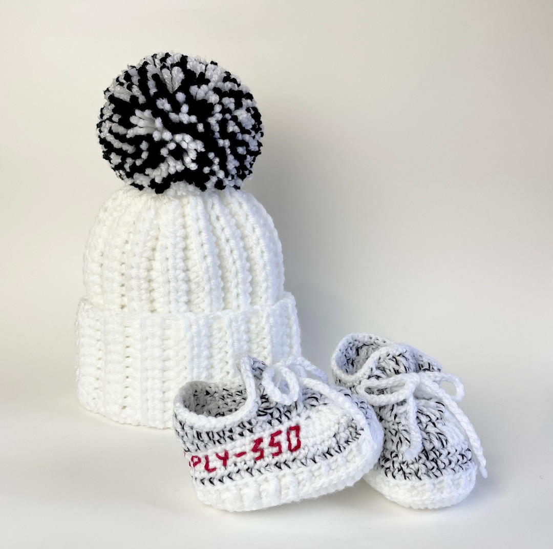Crochet Baby Sneaker Set - Crochet Baby Hat & Booties Set - Zebra Style ...