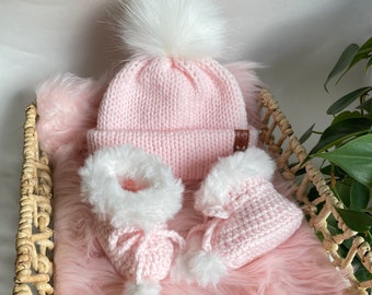 Baby Beanie & Fur Booties Set - Knit Baby Beanie - Crochet Baby Fur Booties - Baby's First Outfit - Going Home Outfit - Baby Gift