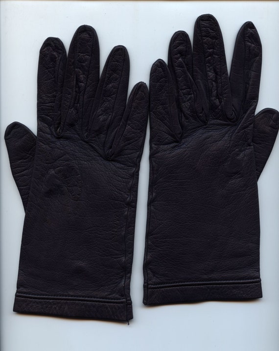 Vintage Ladies' Leather Dress Gloves in Navy and … - image 5