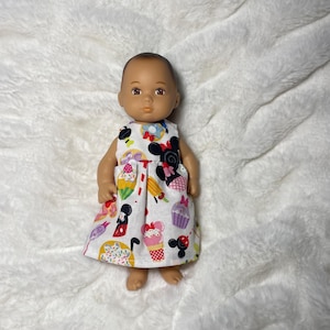 Handgemachte Disney Desserts Kleid für Little Bitty Baby Dolls American Girl