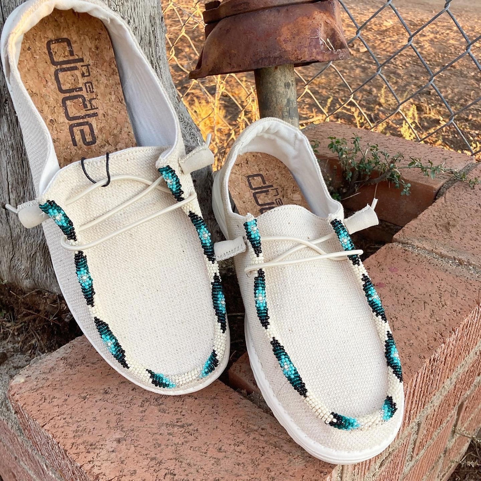 hey dudes sandals womens