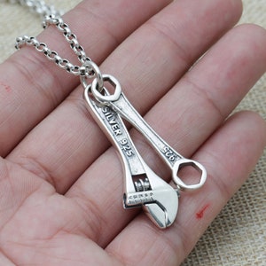 Pendentif clé en argent sterling, bijoux outils, collier clé de serrage, bijoux outils, clé de serrage, bijoux de clé, breloque outil, bijoux homme
