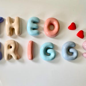 Letras de cerámica - Alfabeto personalizado de cerámica SUAVE y colorido - letras de burbujas de cerámica