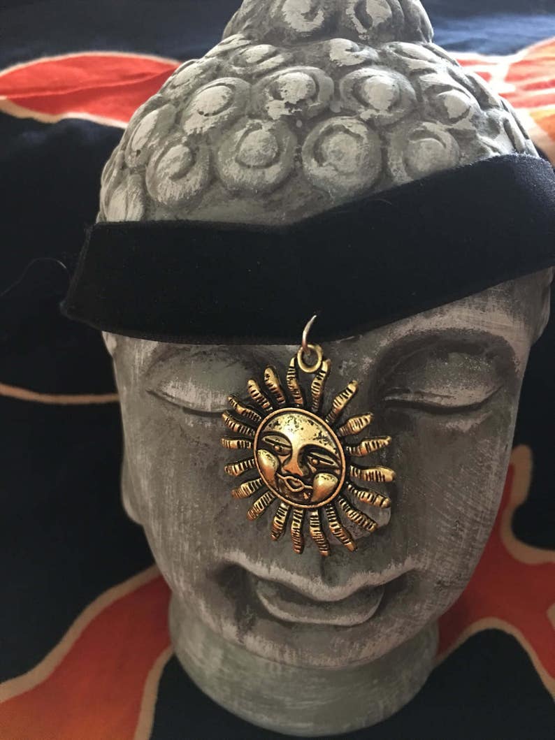 SUN FACE CHOKER 3