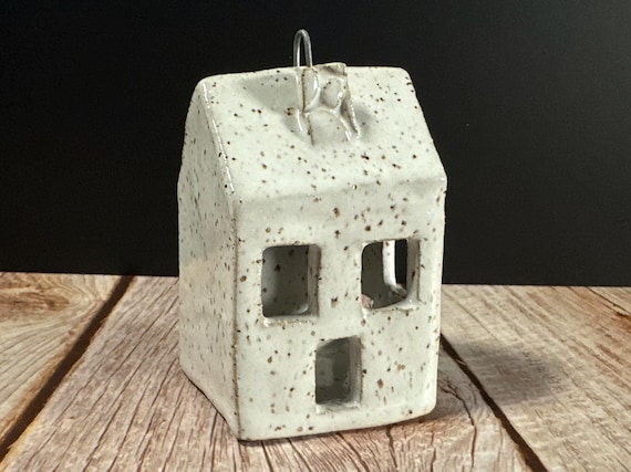 Haus Ornament