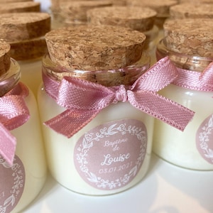 Könnte beinhalten: Ein Set aus drei Keramikbechern mit gesprenkelter, matter Oberfläche. Die Becher sind in Creme-, Hellbraun- und Dunkelbrauntönen gehalten. Jeder Becher hat ein schlichtes, minimalistisches Design, perfekt für Kaffee oder Tee.