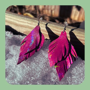 Upcycled leather feather earrings - women&#39;s jewelry - handmade French creation