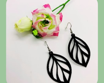 Boucles d’oreilles légères en matériaux recyclés - Bijoux éthiques contemporains, et durables - cadeau original femme #leaf