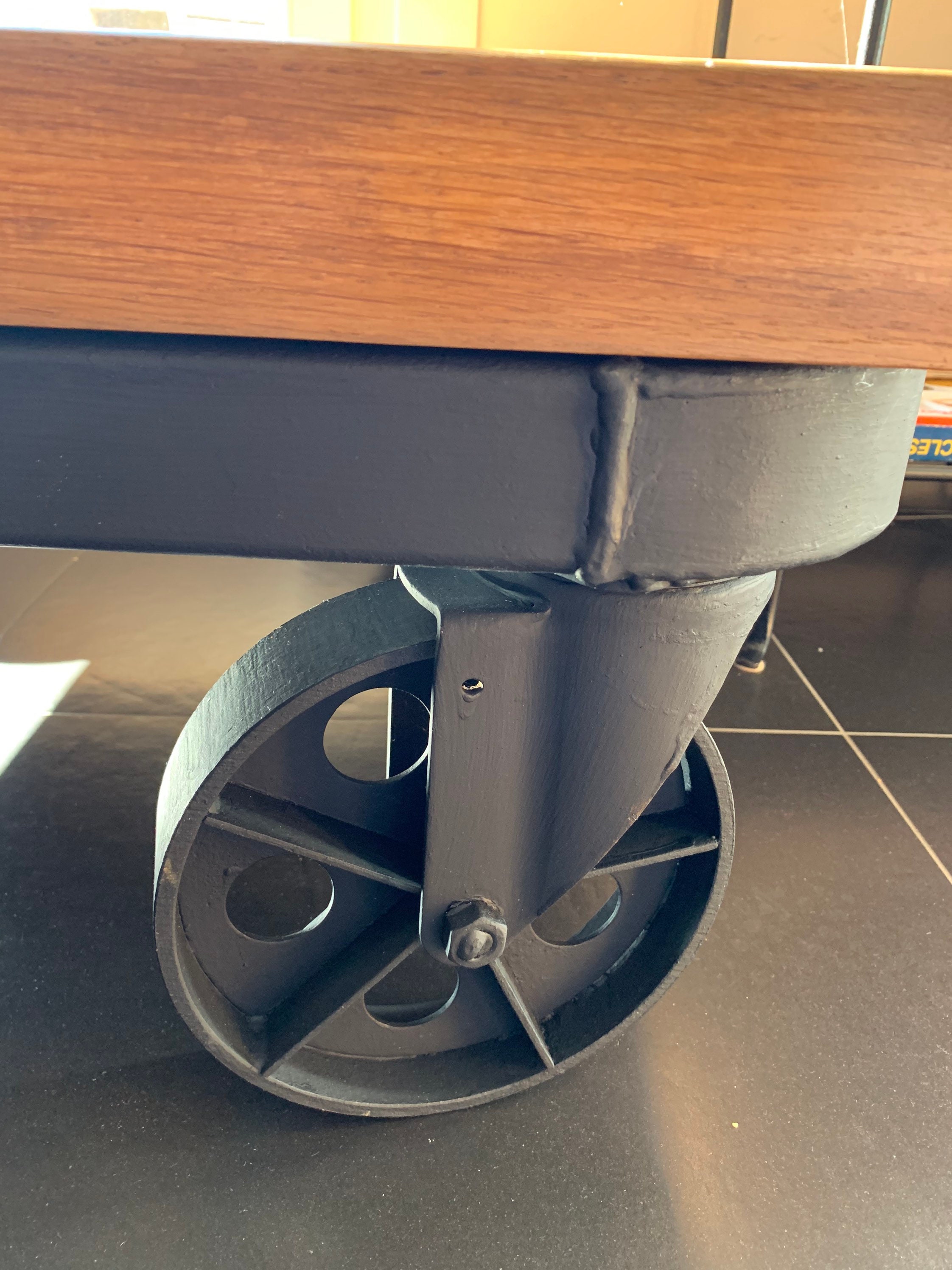 Clint | Industrial Cart Coffee Table Basse Charriot Industriel