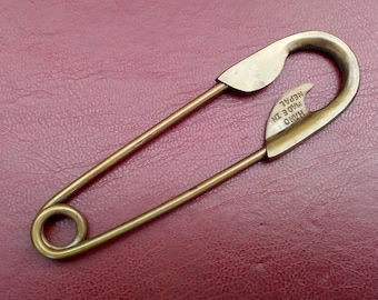 Big Safety Pin in brass