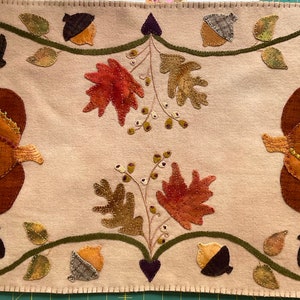 Digital Pattern for Fall Wool Applique' Table Mat, Emily's Pumpkin ...