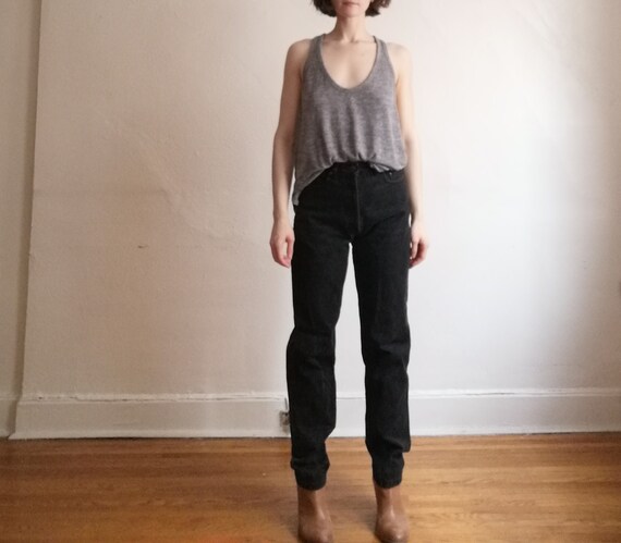 Black baggy denim Mom jeans // high waist vintage