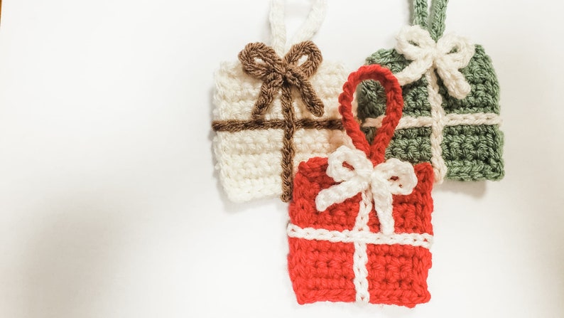 Christmas Present Ornaments / Gift Tags Crochet Pattern PDF Printable Instant Download imagem 6