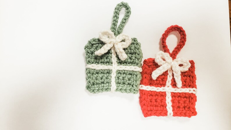 Christmas Present Ornaments / Gift Tags Crochet Pattern PDF Printable Instant Download imagem 3