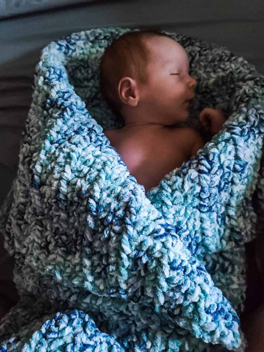 Best beginners guide/kit? I need to make a blanket like this, my daughter  sleeps with it and it's got holes in it. Don't know where to start. : r/ crochet