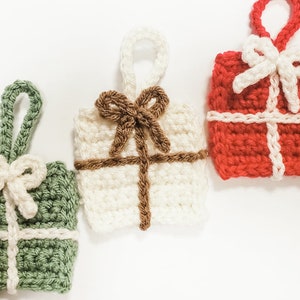 Christmas Present Ornaments / Gift Tags Crochet Pattern PDF Printable Instant Download imagem 2