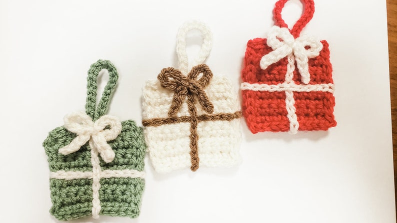 Christmas Present Ornaments / Gift Tags Crochet Pattern PDF Printable Instant Download imagem 2