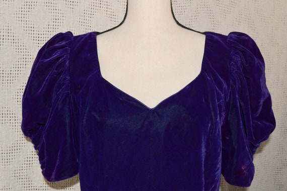 Vintage 1980's Puff Sleeve Purple Veelvet Dress