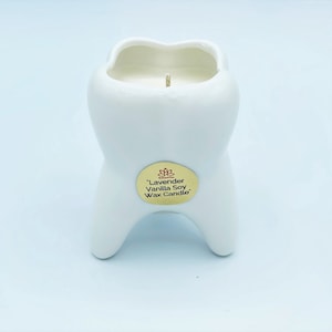 Vela de cera de soja con aroma a lavanda y vainilla, 1 mini muela, en jarrón de cerámica esmaltada. Regalo para dentistas y estudiantes de odontología, 113 g. Hecha a mano.