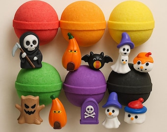 6 Bath Bombs with HalloweenToys Inside for Kids – Natural & Safe Bombs with Essential Oils – Great Gift Set for Boys and Girls – 6 x 5 oz