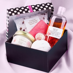 Special Spa Gift Set For Women, Girls, Moms and Her - Bath Bomb, Soap, Candle, Bath Salt, Bubble Bar - All Natural Organic Handmade Bath Set