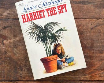 Harriet The Spy by Louise Fitzhugh, Classic Children's Novel (1990 Edition) Paperback