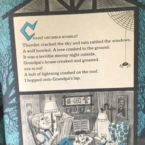 Pode incluir: Uma ilustra&ccedil;&atilde;o em preto e branco de um menino e seu av&ocirc; em uma casa durante uma tempestade. O menino est&aacute; sentado no colo do av&ocirc;, enquanto este l&ecirc; um jornal. O texto na imagem diz: "RASH! GRUMBLE-RUMBLE! Thunder cracked the sky and rain rattled the windows. A wolf howled. A tree crashed to the ground. It was a terrible stormy night outside. Grandpa's house creaked and groaned. KER-BLAM! A bolt of lightning crashed on the roof. I hopped onto Grandpa's lap."