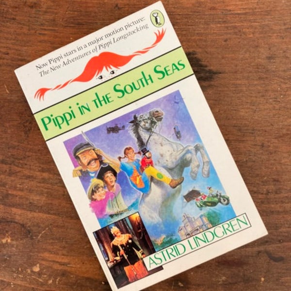 Pippi In the South Seas by Astrid Lindgren Illustrated by Louis Glanzman Pippi Longstocking Series Paperback